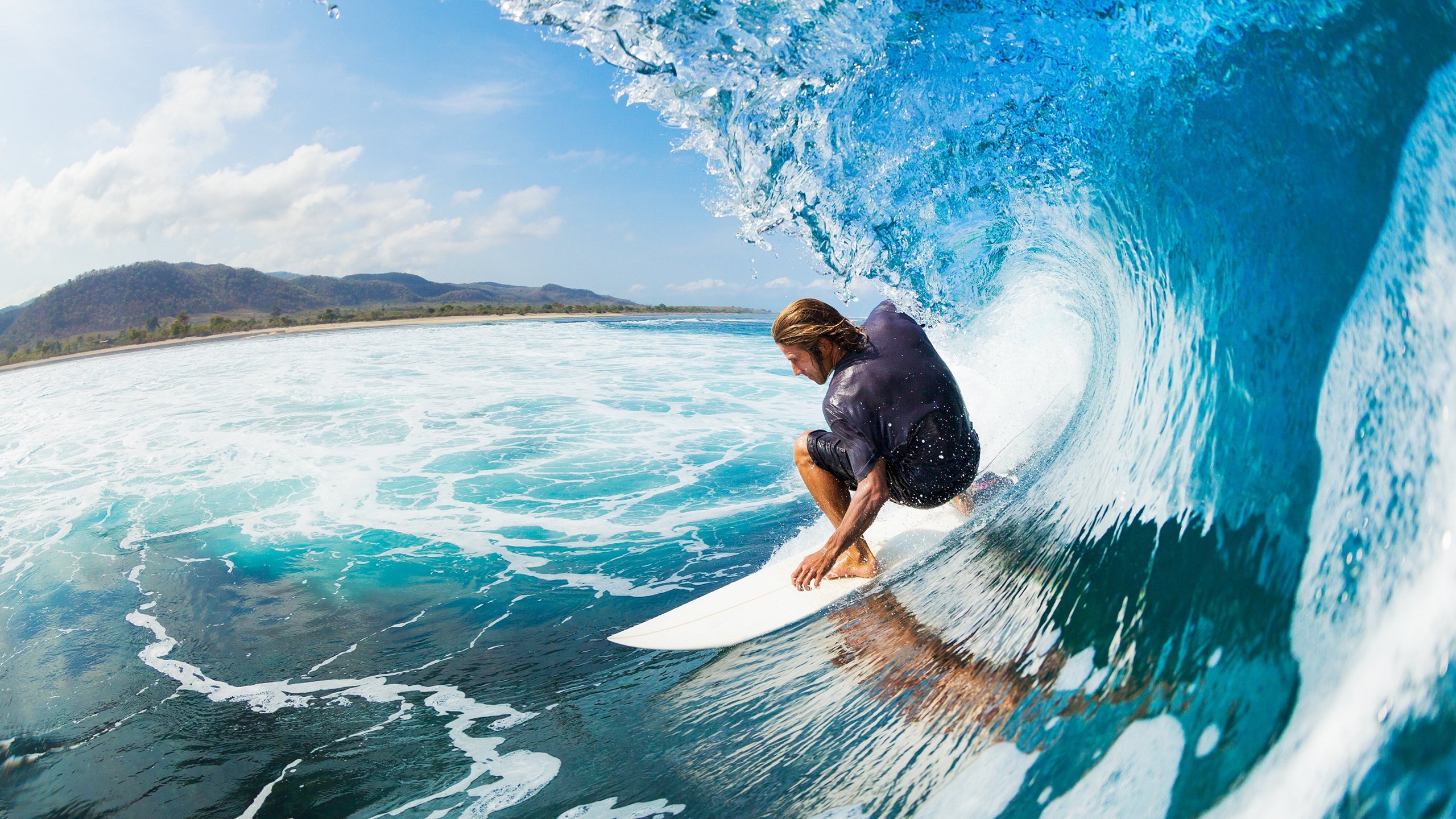 《虚拟现实（VR）与电竞深度融合，引领未来发展方向》，虚拟现实和vr的区别